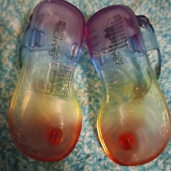 ****Michael Kors Jellies Sandals**** - Picture 3 of 5